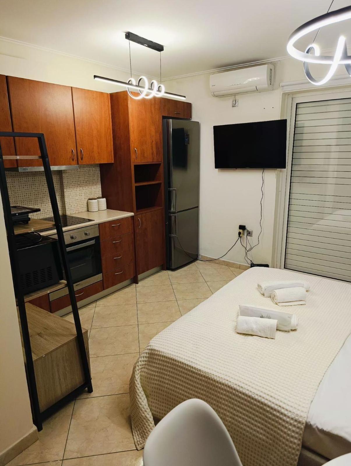 Aiolos Glyfada Super Lux Mini * Athens